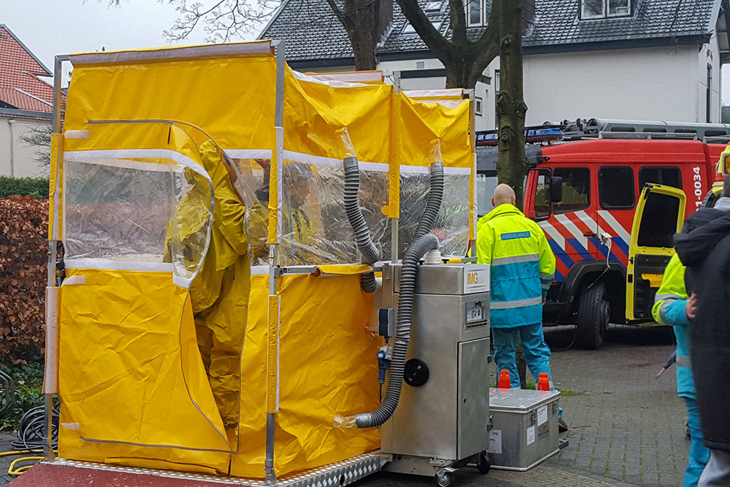 CBRN decontaminatiesysteem van IMG Europe om CBRN slachtoffers te ontsmetten