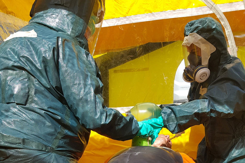 CBRN decontaminatiesysteem van IMG Europe om CBRN slachtoffers te ontsmetten